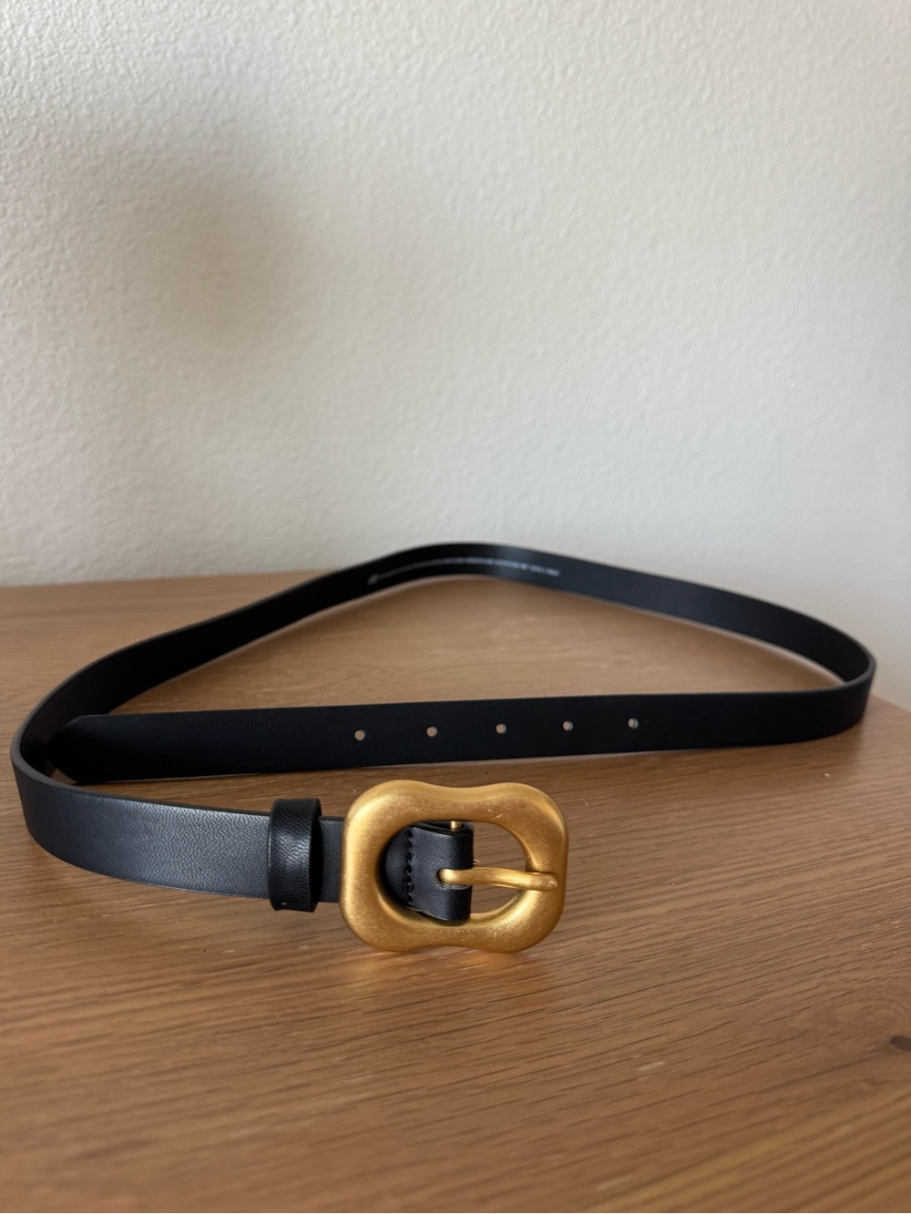 Women’s Black & Gold Belt Size M